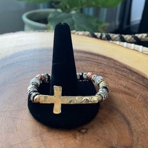 Bracelet with pretty gold cross